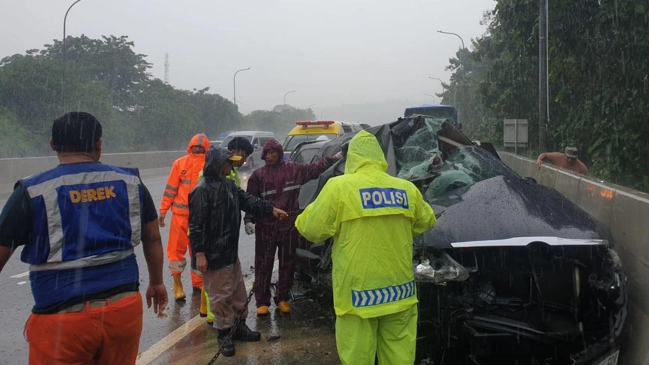Kecelakaan Maut di Tol Cipularang, Kabag Kesra Setda Pemkab Bekasi Meninggal Dunia
