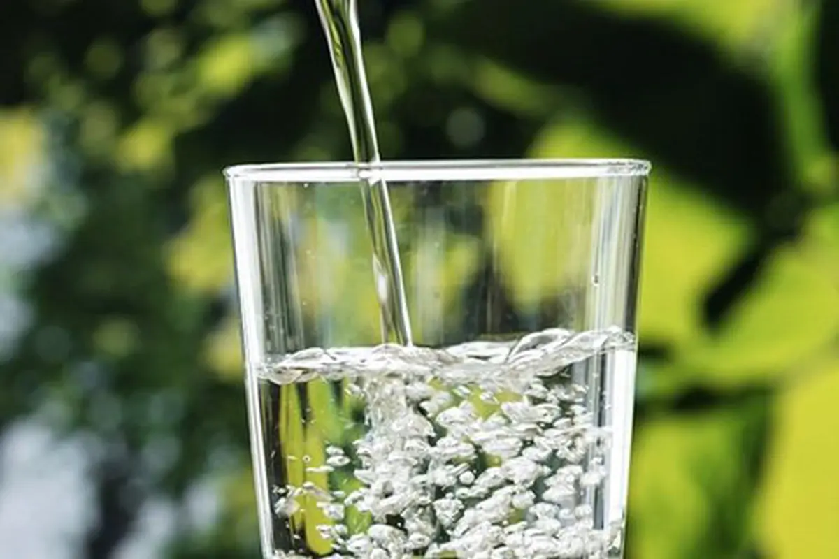 Minum air putih/copyright Rawpixel.com