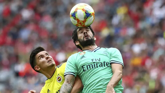 Karim Benzema Hattrick, Real Madrid Taklukkan Fenerbahce
