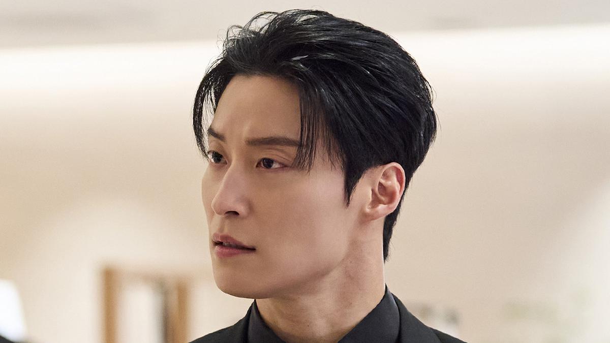Heo Nam Jun Tampilkan Pesona Maskulin di Drakor My Royal Nemesis, Ada Rahasia di Setelan Jasnya