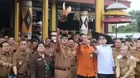 Sebelum Ditangkap KPK, Kegiatan Bupati Lampung Tengah Melepas Burung Merpati