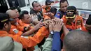 Tim SAR gabungan melakukan persiapan untuk mencari korban pesawat Lion Air JT 610 yang jatuh di laut utara Karawang, Jawa Barat, Selasa (30/10). Pencarian korban Lion Air dilakukan dengan menyisiri Pantai Tanjung Pakis. (Merdeka.com/Iqbal S. Nugroho)