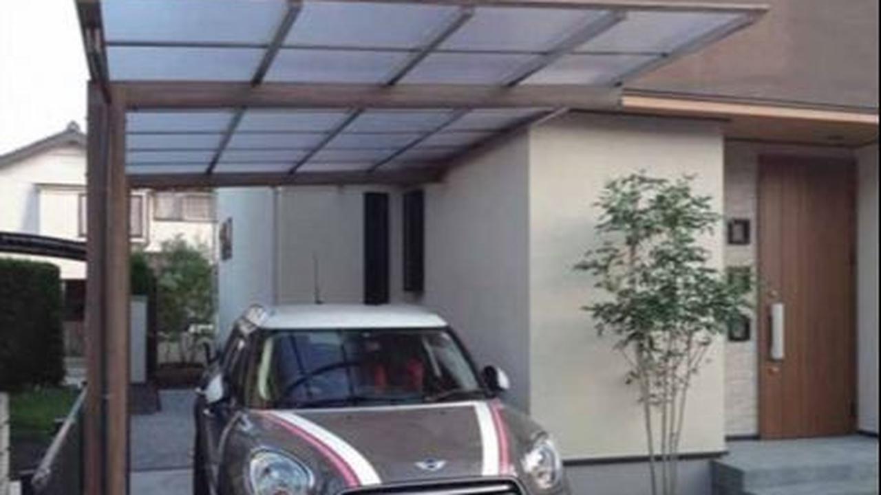 4. Desain Garasi Tanpa Pagar dengan Atap Kanopi