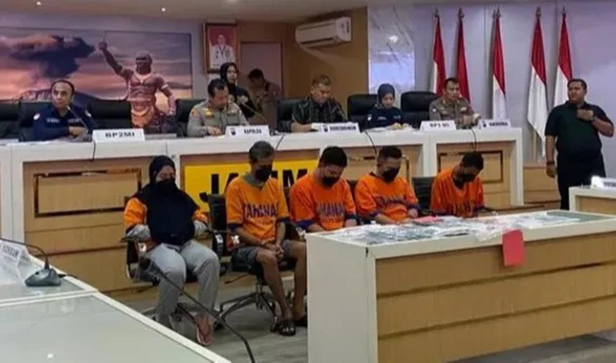 Benny mengatakan, bisnis perdagangan orang sudah terjadi selama bertahun-tahun. Menurut dia, perputaran uangnya mencapai ratusan miliar rupiah.