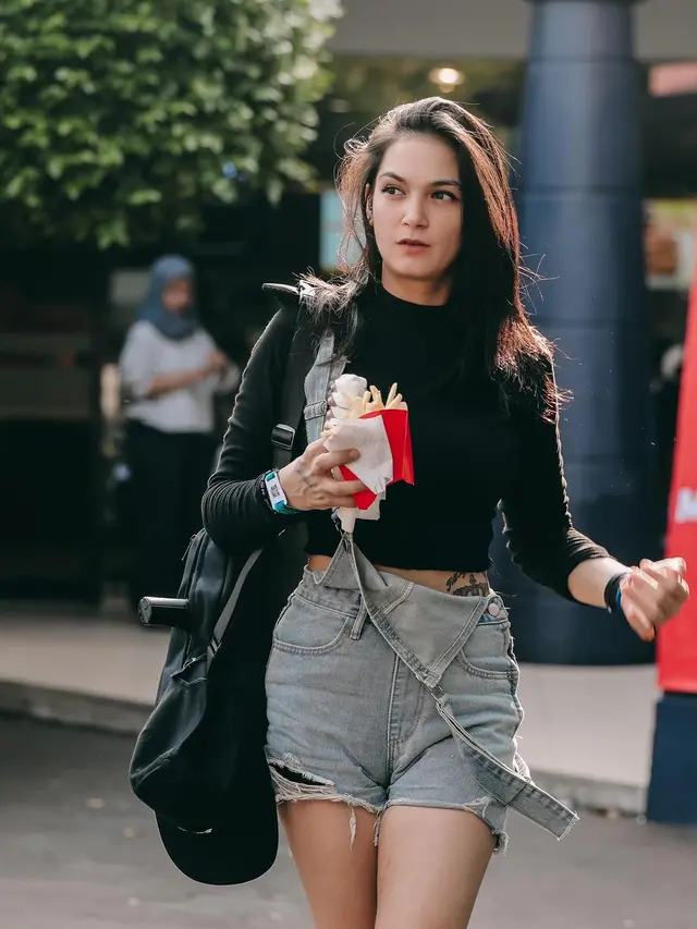 7 Potret Terbaru Kia Poetri, Aktris yang Dikabarkan Dekat dengan Virgoun