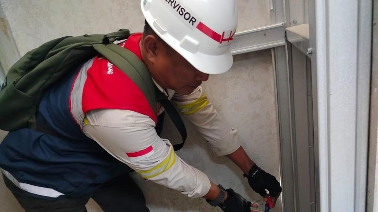 PT Hutama Karya Salurkan Bantuan Air Bersih untuk Penyintas Bencana di Palembayan Agam