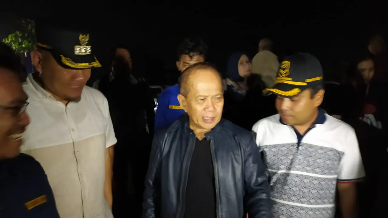 Wakil Ketua MPR RI Syarief Hasan Kunjungi Korban Banjir di GOR Pengadegan, Kalibata, Jakarta Selatan.