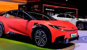 Harga Toyota bZ5 Nyaris Separuh Tesla Model Y, Kok Bisa?