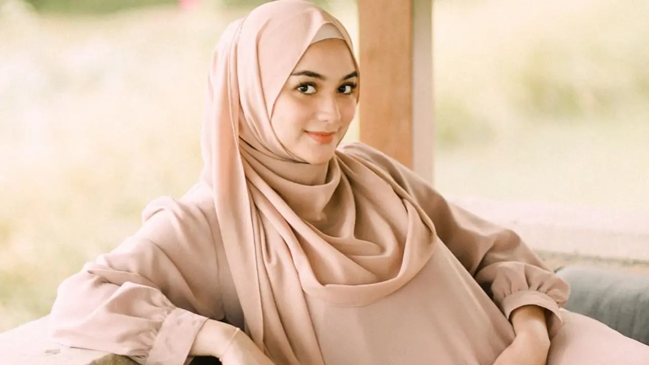 7 Potret Citra Kirana dan Rezky Aditya saat Babymoon, Mesra Banget
