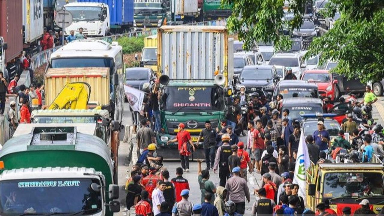 VIDEO: DPR Dorong UU Ormas Dibentuk, Bubarkan yang Arogan Palak Warga