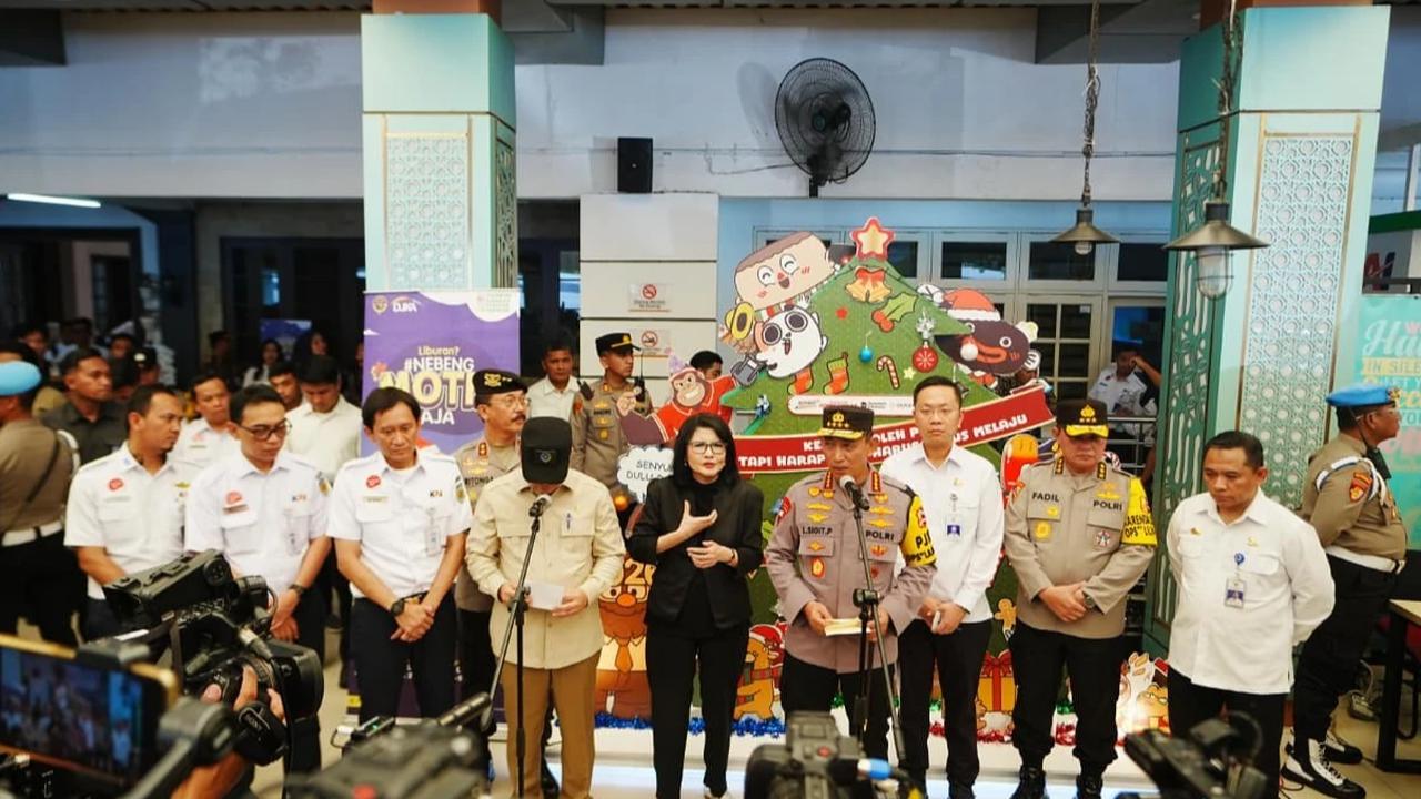 kapolri tinjau pasar senen