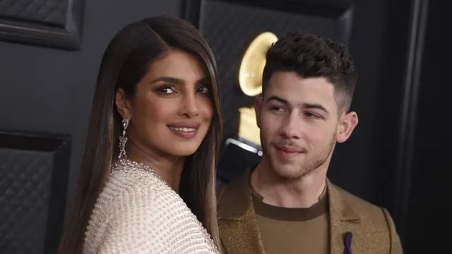 Nick Jonas dan Priyanka Chopra  (Photo by Jordan Strauss/Invision/AP)