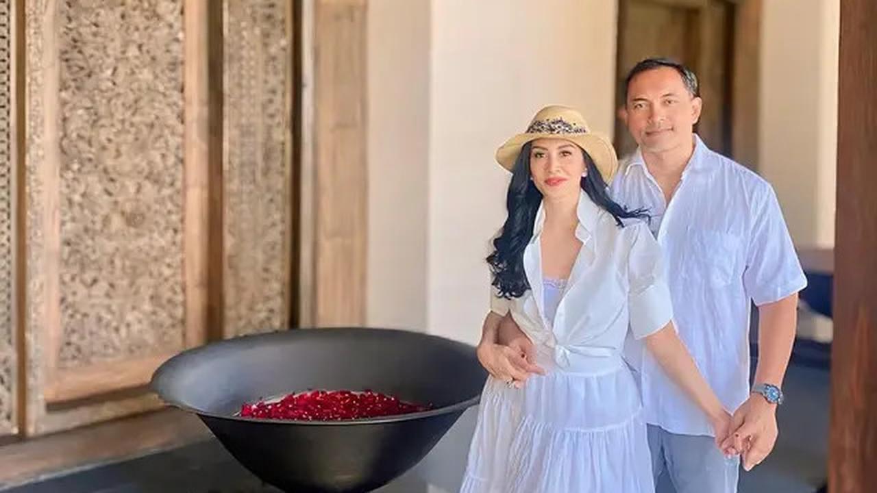 7 Potret Diah Permatasari dan Suami Anniversary ke-28, Kenang Foto Awal Pacaran