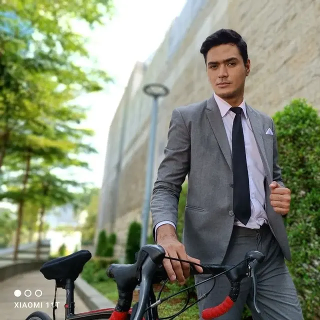 Berikan Klarifikasi, Ini 6 Potret Ricky W Miraza yang Dituding Selingkuhan Kalina Ocktaranny