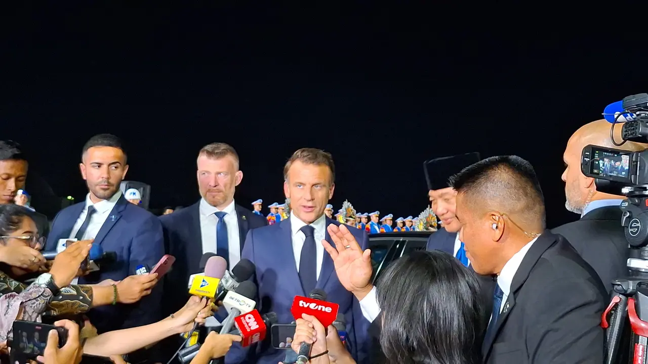 Presiden Prancis, Emmanuel Macron tiba di Jakarta, Indonesia untuk melakukan kunjungan kenegaraan, Selasa (27/5/2025).