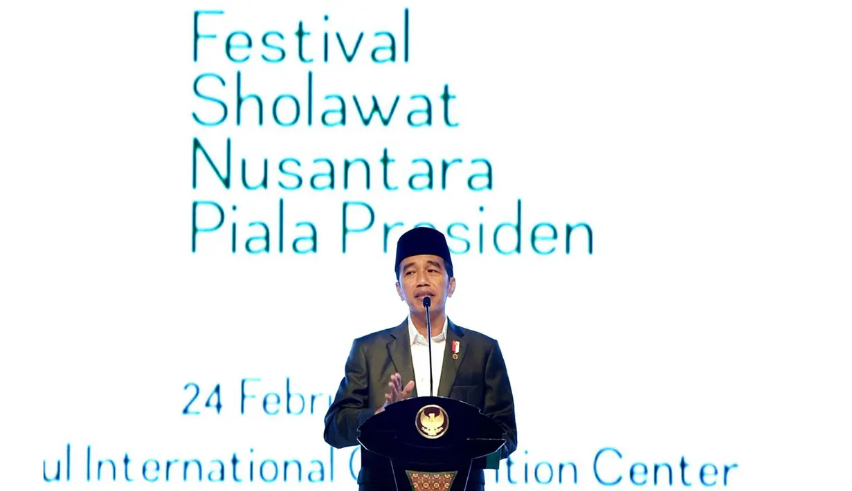 Presiden Joko Widodo memberi sambutan saat membuka Festival Sholawat Nusantara Piala Presiden di Sentul International Convention Center, Provinsi Jawa Barat (24/2). (Liputan6.com/Pool/Rusman-Biro Pers Setpres)