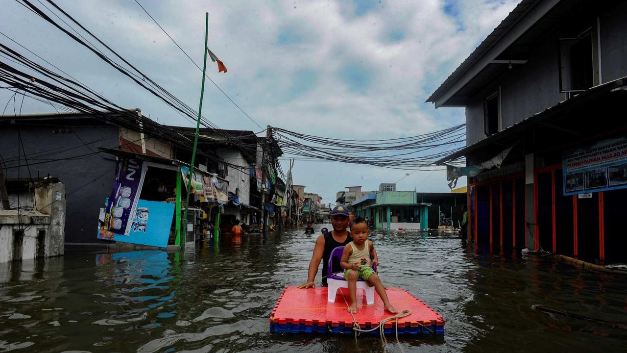 Banjir rob di Muara Angke