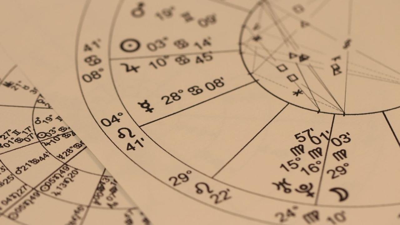 Apa Hubungan Astrologi dan Astronomi?