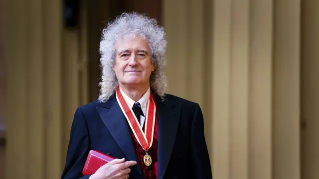 Brian May Gitaris Queen Dapat Gelar Kebangsawanan dari Raja Charles III.  (Victoria Jones/Pool via AP)