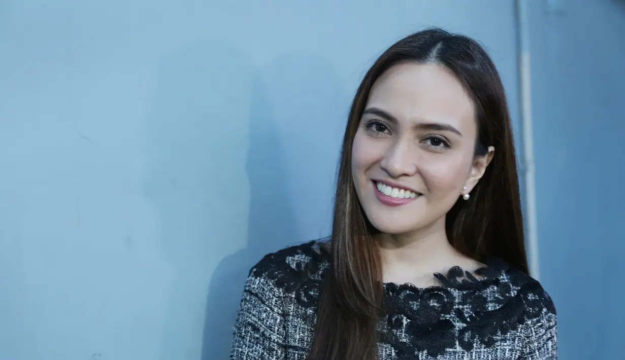 Shandy merasa tidak salah memilih pengusaha itu dijadikan sebagai pendamping hidup. "Semakin selalu melihat dia bahwa saya enggak salah milih dia," ujar pemeran film Eiffel I'm in Love. (Galih W. Satria/Bintang.com)