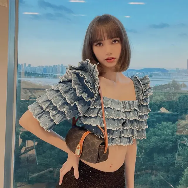 8 Gaya Rambut Lisa BLACKPINK yang Bisa Jadi Inspirasi untuk Kencan di Hari Valentine