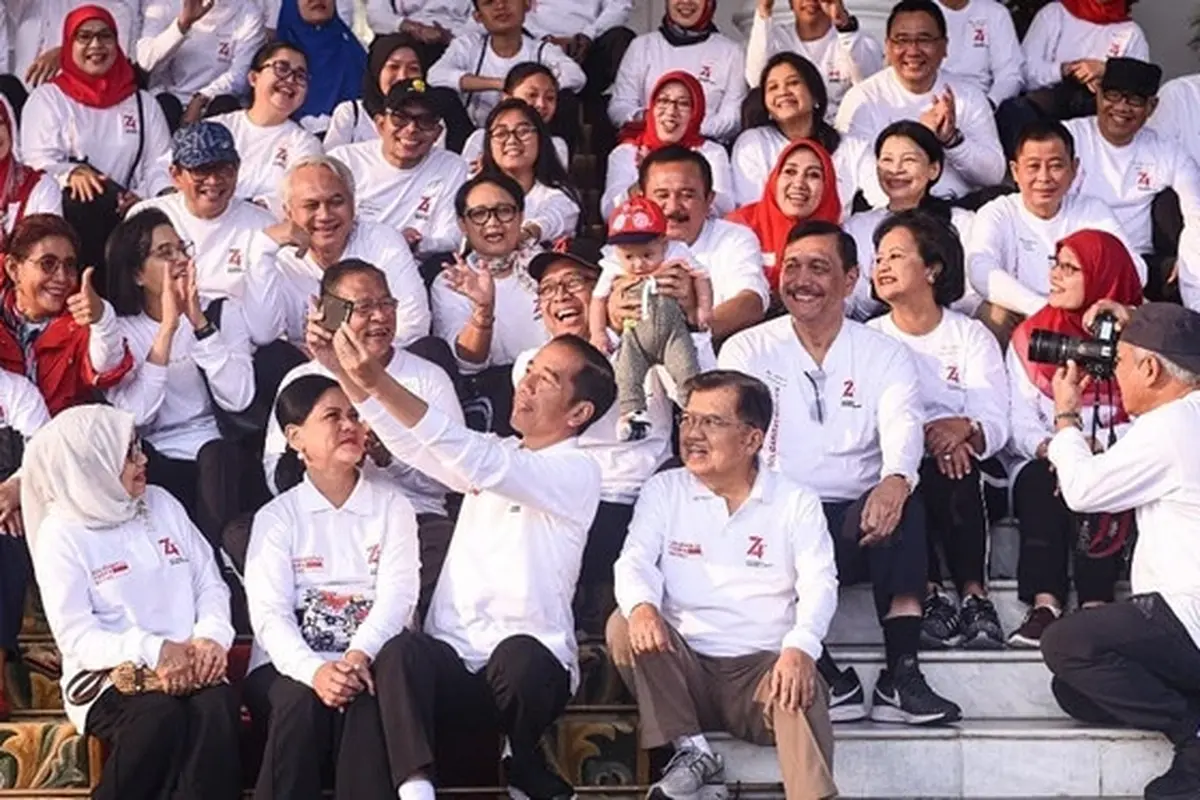 7 Momen Keseruan Para Menteri Kabinet Kerja Jokowi-JK Lomba Agustusan