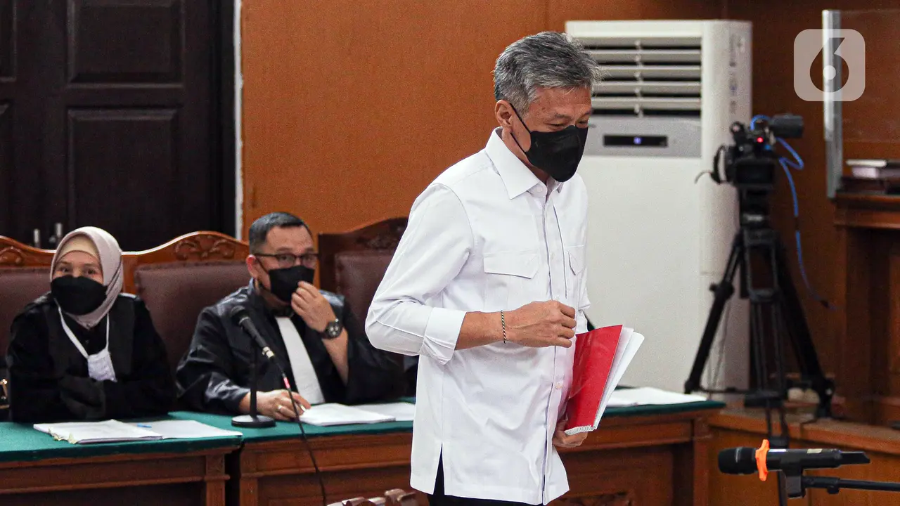Hendra Kurniawan Umbar Senyum di Sidang Perintangan Proses Hukum Pembunuhan Berencana Brigadir J