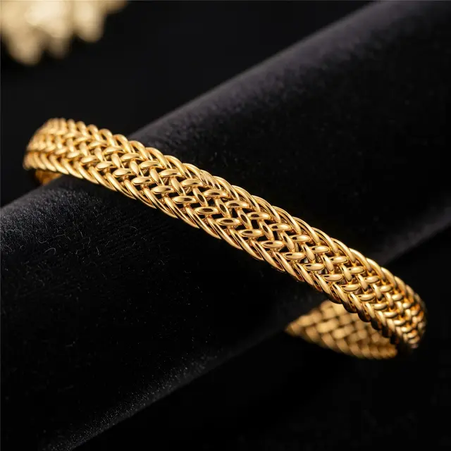 7 Pilihan Gelang Emas 40 Gram 23 Karat untuk Koleksi dan Investasi Incaran di 2025