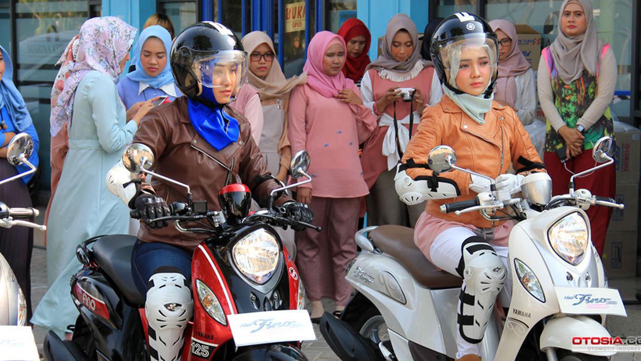 Wahai Para Wanita, Ini Panduan Lengkap Merawat Motor dengan Mudah