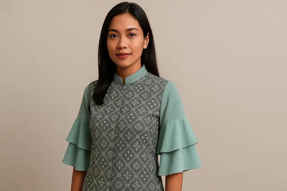 7 Model Batik Lengan Lonceng Dua Tingkat Pastel untuk Kerja, Anggun tapi Tetap Profesional