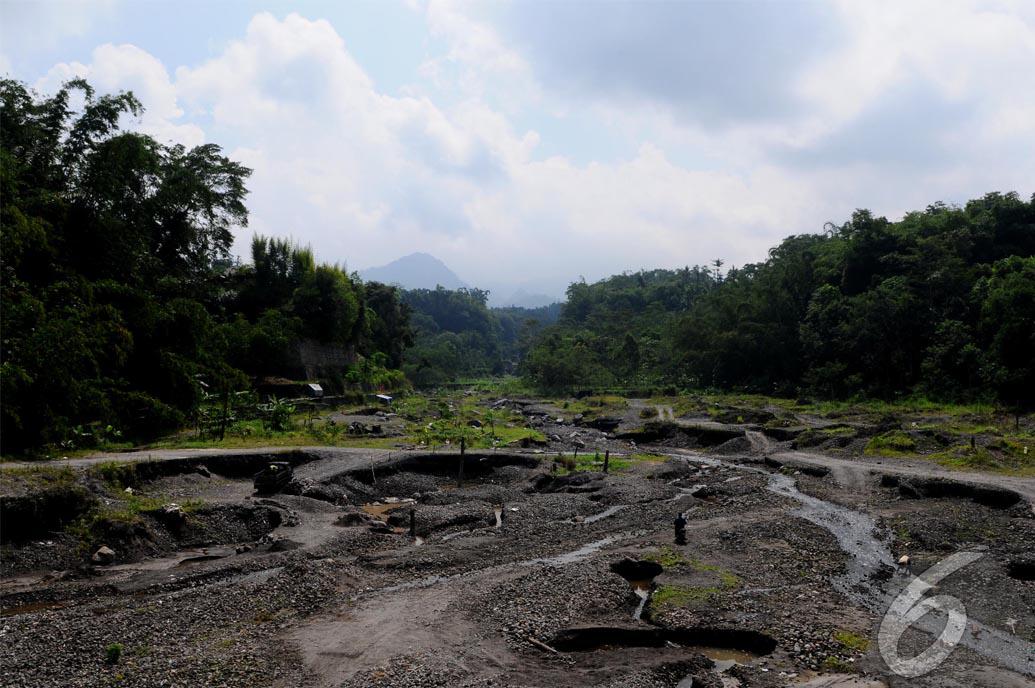 Bencana Merapi menarik orang datang berkunjung, menginspirasi warga memanfaatkan daya tarik dusunnya untuk wisata. Membuat Lava Tour (Liputan6.com/Andrian M Tunay).