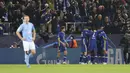 Para pemain Chelsea merayakan kemenangan mereka atas Malmo pada matchday keempat Grup H Liga Champions di Eleda Stadion, Rabu (3/11/2021) dini hari WIB. Hakim Ziyech membawa Chelsea menang dengan skor tipis 1-0 atas Malmo. (Andreas Hillergren/TT News Agency via AP)