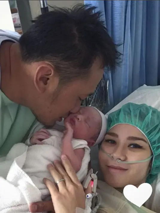 Zaskia kembali melahirkan seorang putra ketiganya yang bernama Bhai Kaba Bramantyo.  (via instagram@zaskiadyamecca/Bintang.com)