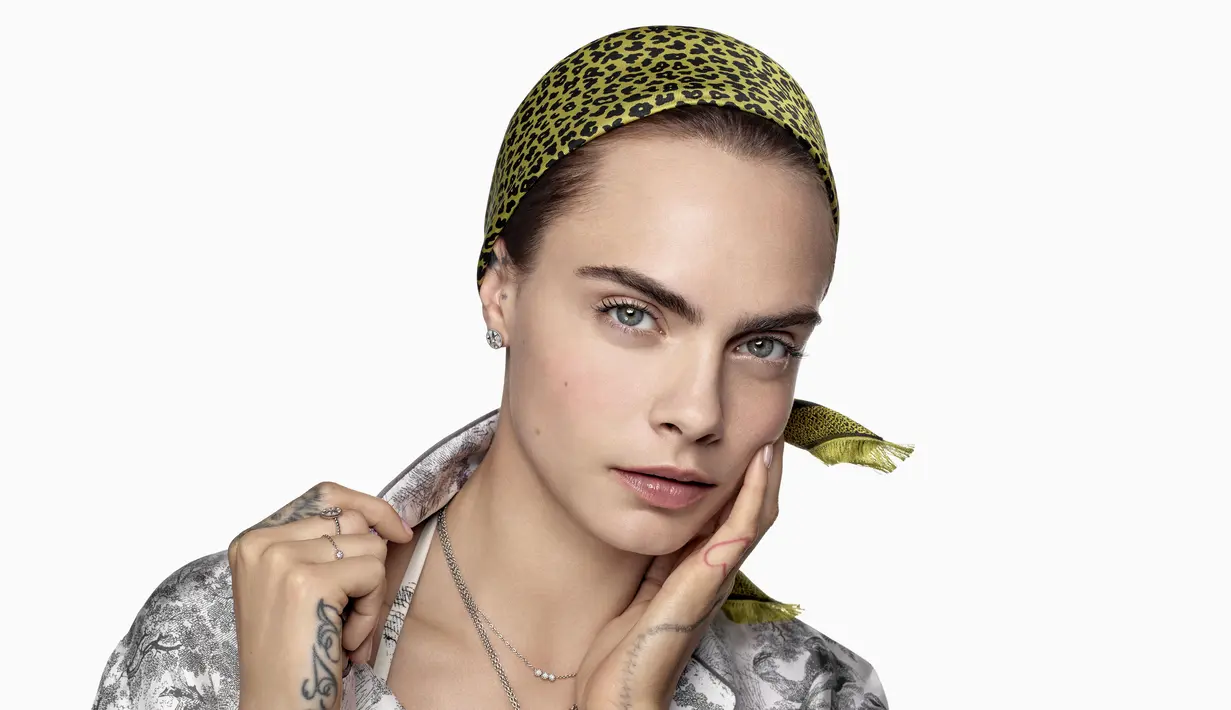 Kali ini koleksi Rose des vents yang ikonis telah diperkaya dengan elemen dan detail berharga (Foto: Dior)