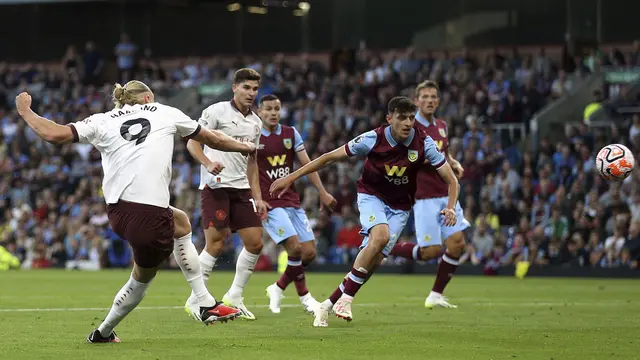 Foto: Melihat Lebih Dekat 2 Gol Erling Haaland Saat Manchester City Gilas Burnley di Liga Inggris