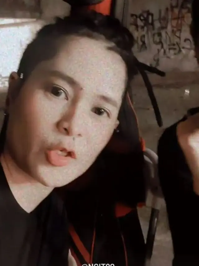 6 Potret Terbaru Mita The Virgin dengan Rambut Gimbal, Bikin Pangling