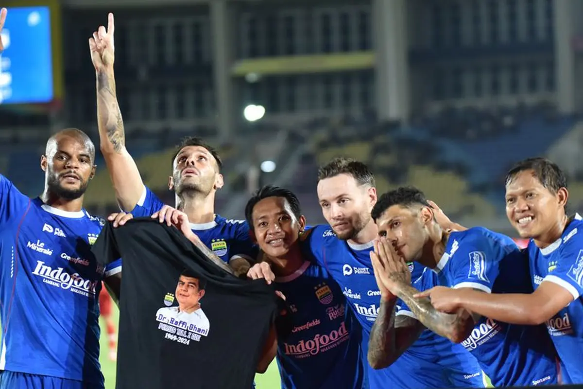 Persib Bandung juara paruh musim BRI Liga 1 2024/2025.