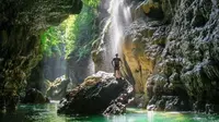 Paket Wisata Green Canyon Pangandaran. (Sumber: jejakpiknik.com)