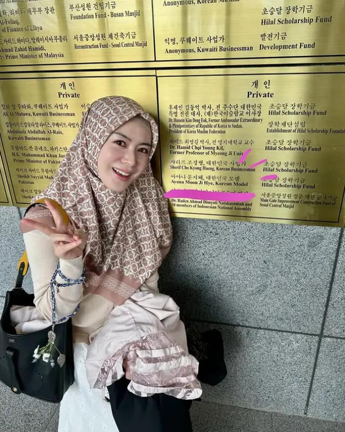 10 Model Kerudung Segi Empat Motif, Bikin Penampilanmu Stylish di Acara Formal maupun Santai