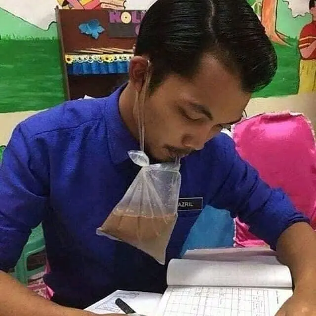 7 Cara Unik Makan dan Minum Ini Bikin Tepuk Jidat