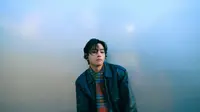 V BTS. (Bighit Music via Soompi)
