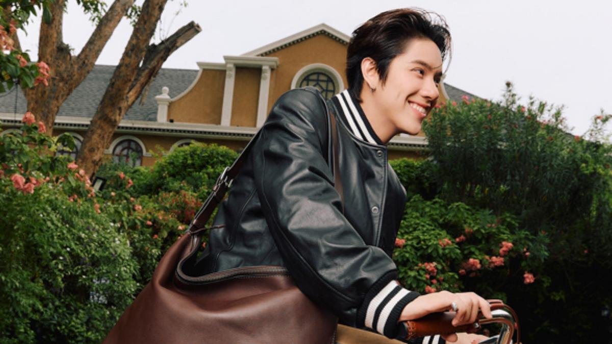 6 Potret Nanon Korapat Aktor Thailand Tampil Chic Serba Coach