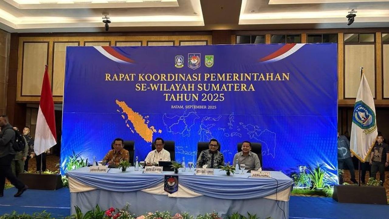 Mengapa Batam Jadi Tuan Rumah? Mendagri Pimpin Rakor Pemerintahan Sumatera Bahas Kamtibmas & Anggaran 2025