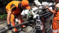 Kepala Bagian Penerangan Umum Divisi Humas Polri Kombes Martinus Sitompul menegaskan jika terdapat kesengajaan pada pembuangan kulit kabel di gorong-gorong akan ditindak tegas.