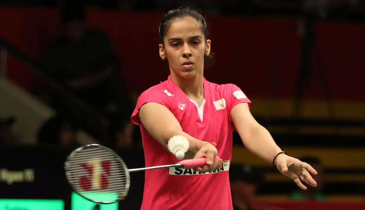 Saina Nehwal, gadis India peringkat 2 dunia yang tahun ini gagal di final tunggal putri karena kalah dari Carolina Marin. (Bola.com/Arief Bagus)