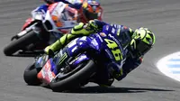 Pembalap Movistar Yamaha, Valentino Rossi finis kelima MotoGP Spanyol 2018 di Sirkuit Jerez. (JAVIER SORIANO / AFP)