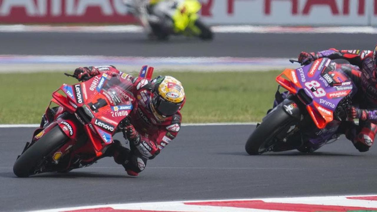 Pertarungan Jorge Martin dan Pecco Bagnaia: Siapa yang Pantas Menjadi Juara MotoGP 2024?