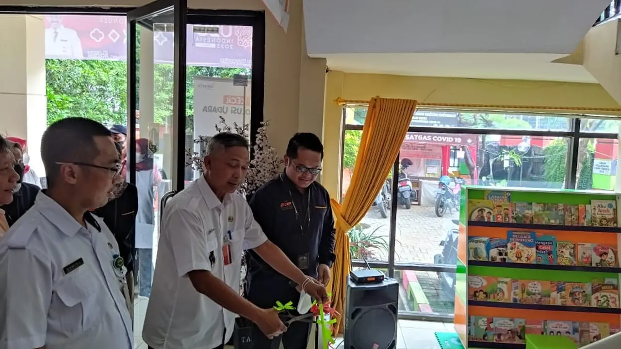 PT JIEP menjalankan fokus program TJSL dibidang Pendidikan melalui program JIEP Book Corner