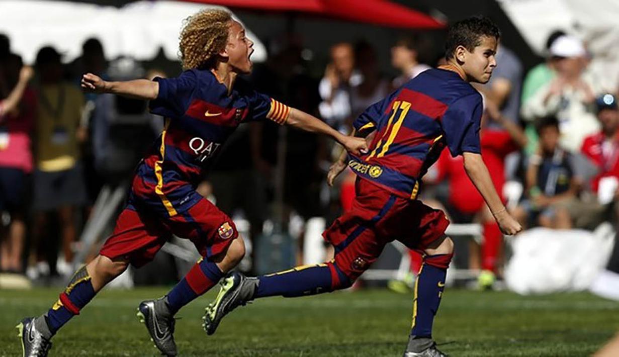 Xavi lahir di Amsterdam, Belanda. Pada usia tiga tahun, Xavi bersama keluarganya pindah ke Alicante, Spanyol. (Fcbbarcelona.com)