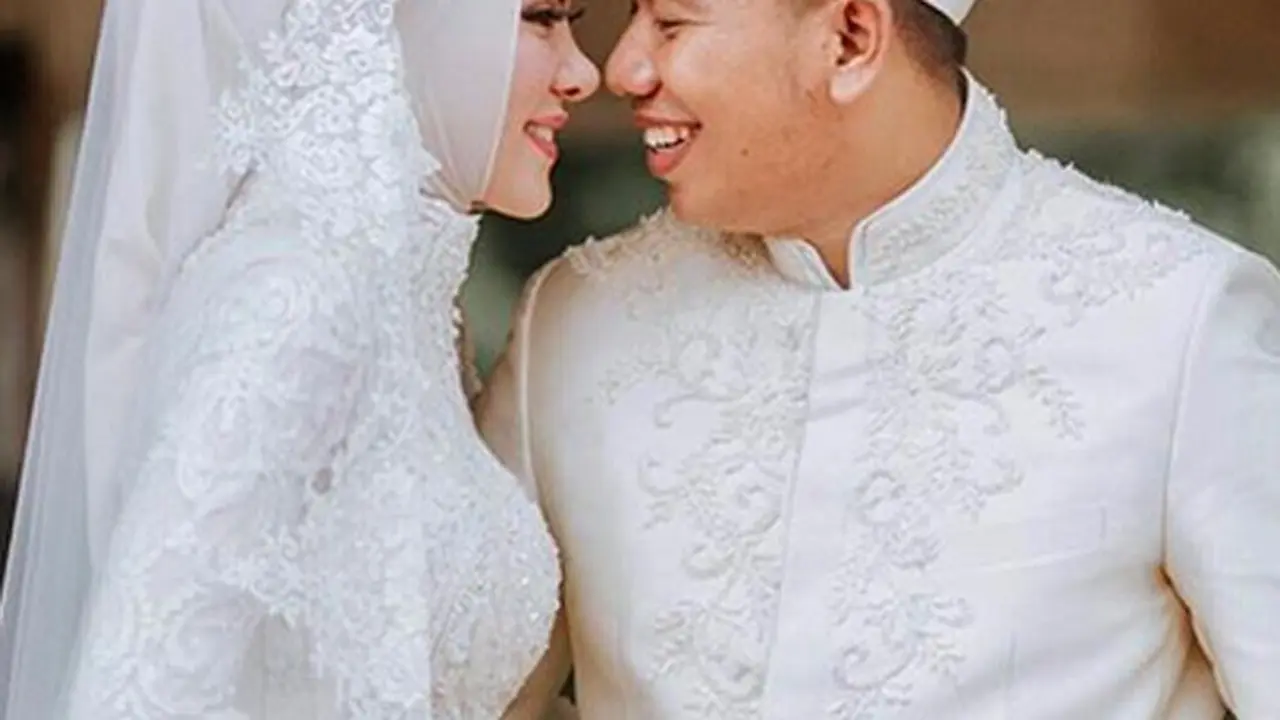 [Bintang] Vicky Prasetyo dan Angel Lelga